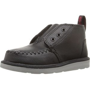 Tom’s baby boy chukka boot size 4